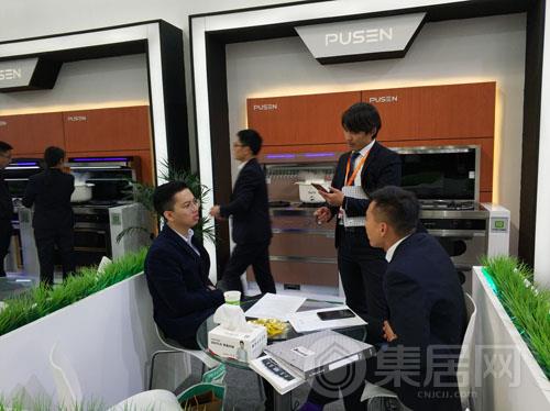 展馆内人气爆棚